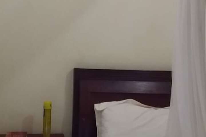 Room 5 of 25