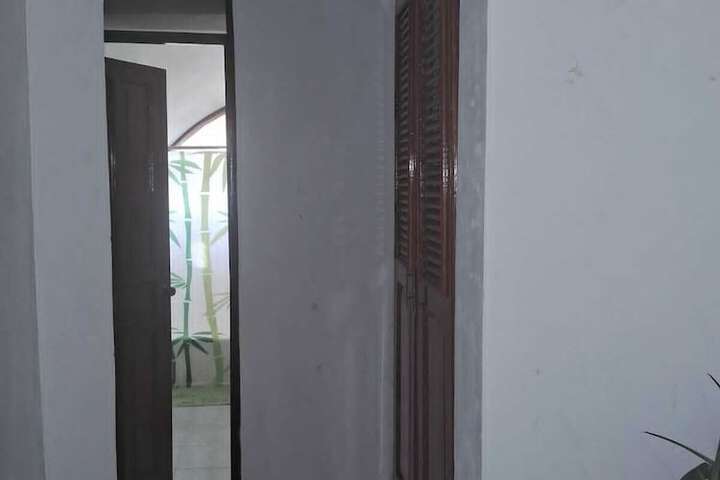 Room 10 of 40