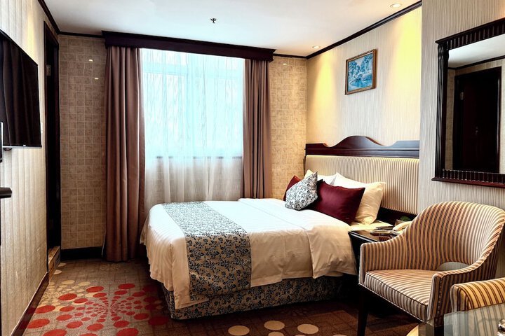 Room 12 of 46