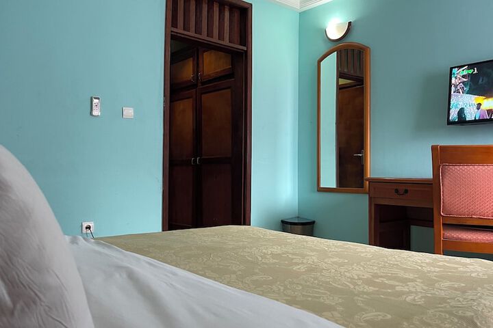 Room 6 of 51