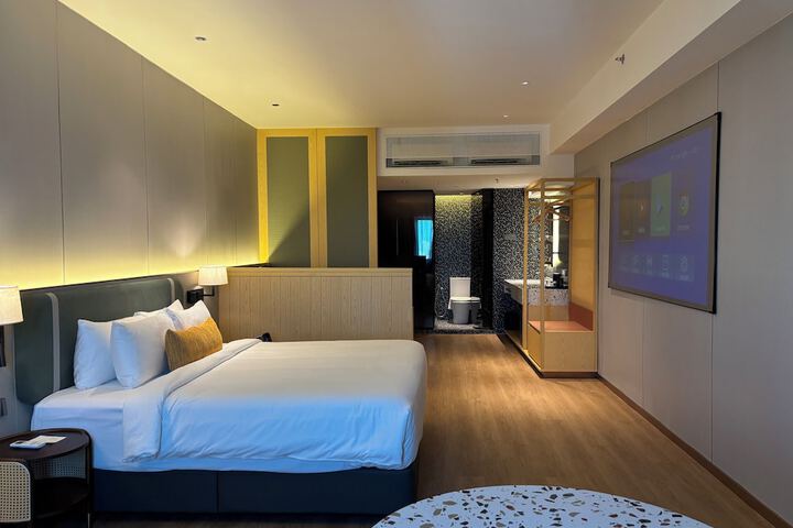 Room 47 of 105