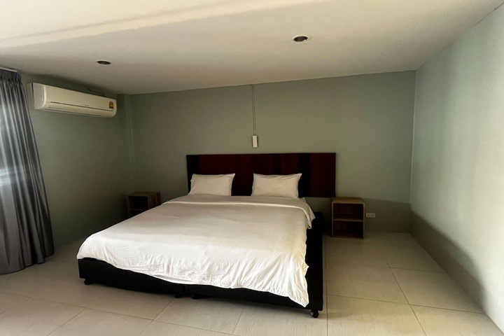 Room 16 of 53
