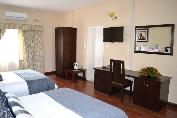 Room 8 of 36