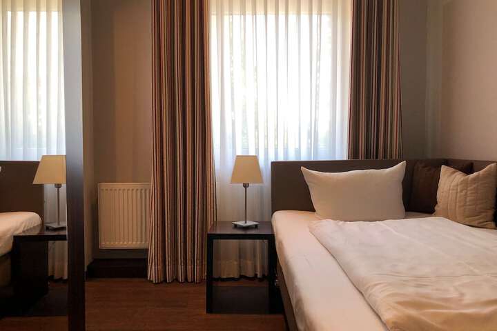 Room 5 of 28