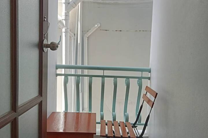 Room 12 of 38