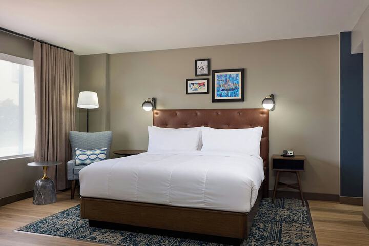 Room 5 of 38