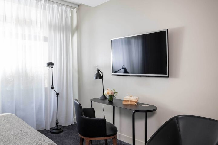 Room 46 of 87