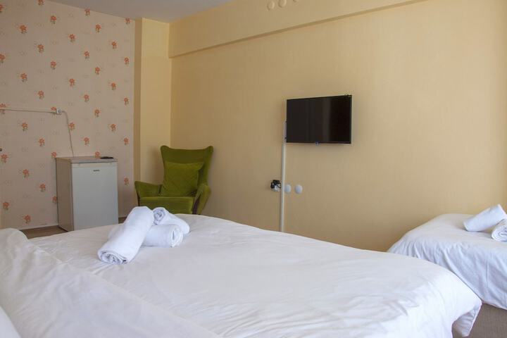 Room 3 of 25