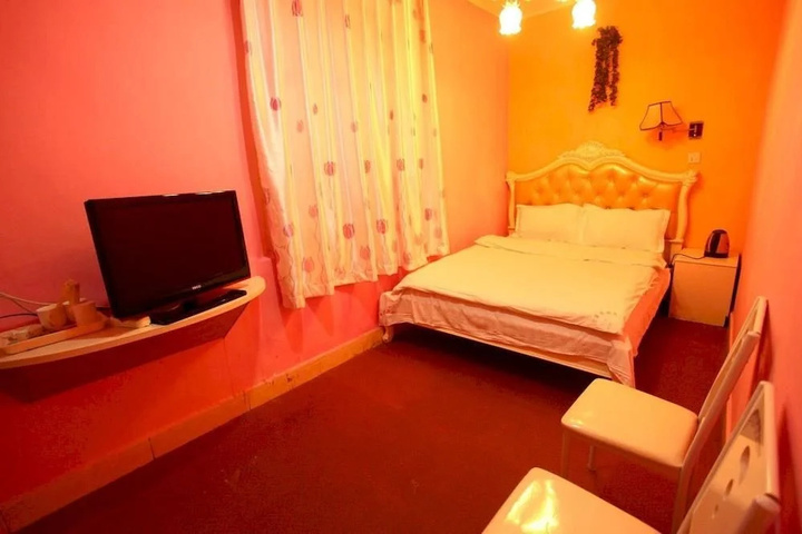 Room 8 of 8
