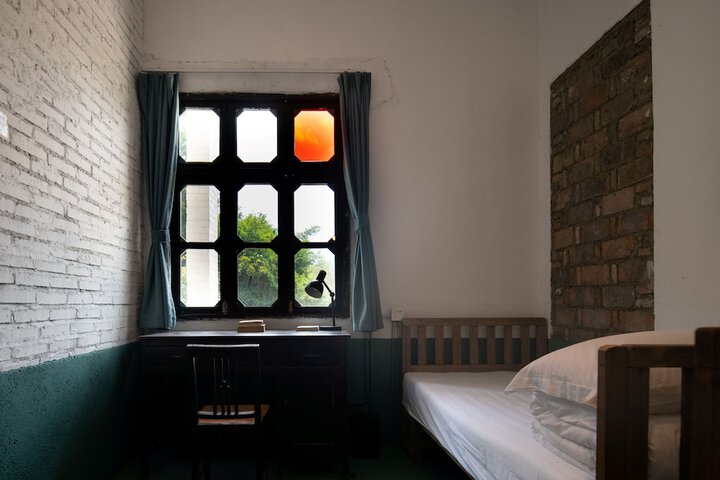 Room 83 of 223
