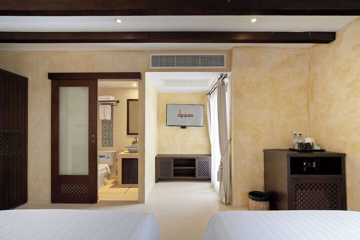 Room 15 of 84