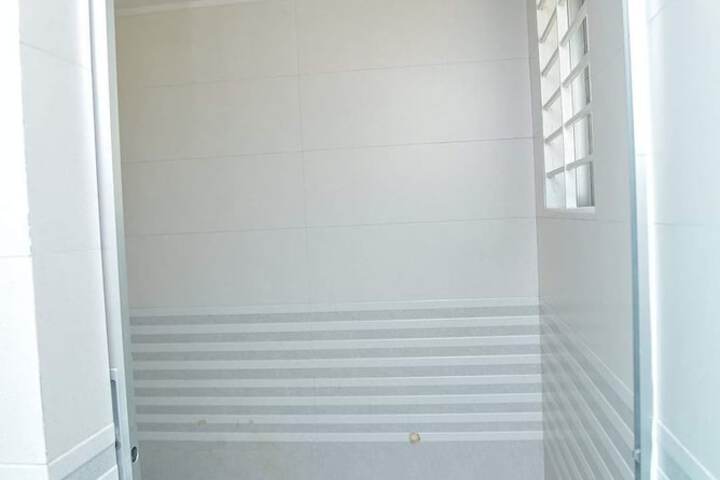 Room 50 of 63