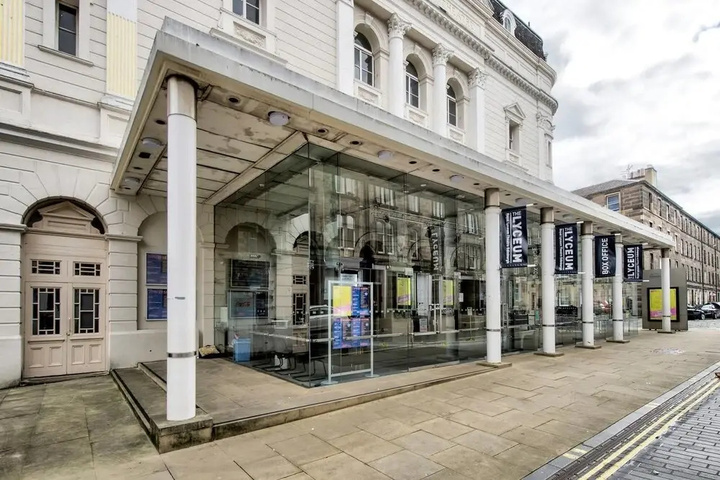Bright & Central Flat Directly Facing The Usher Hall