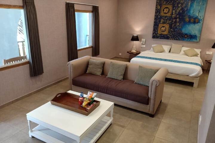 Room 18 of 90