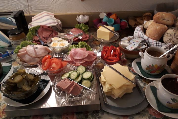 Dining 44 of 56