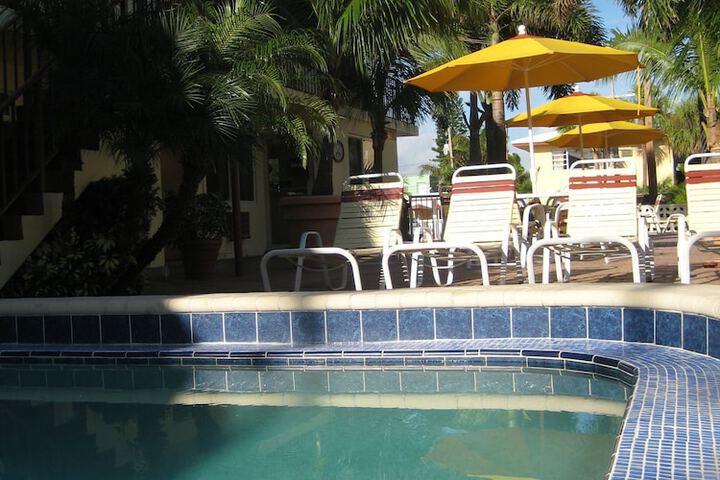Pool 37 of 60