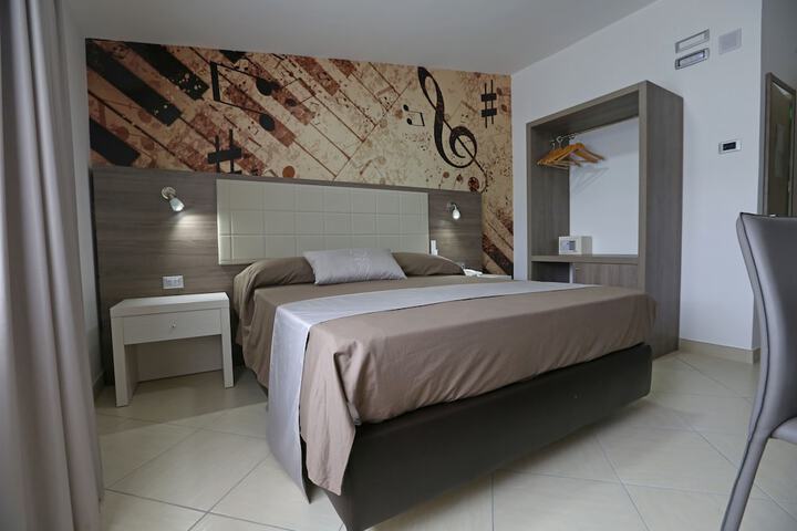 Room 20 of 39