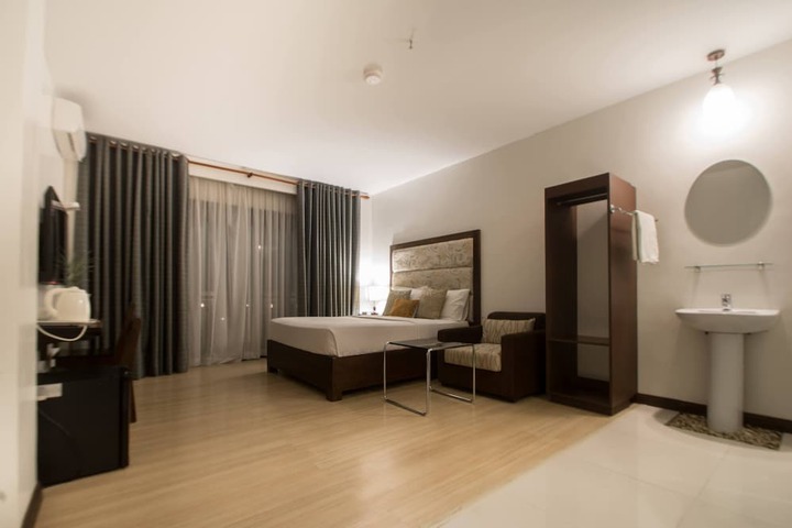 Room 5 of 38