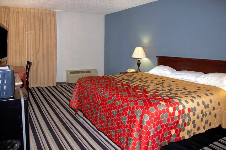 Room 19 of 66