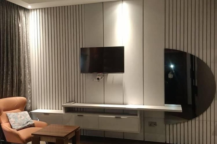 Room 3 of 9