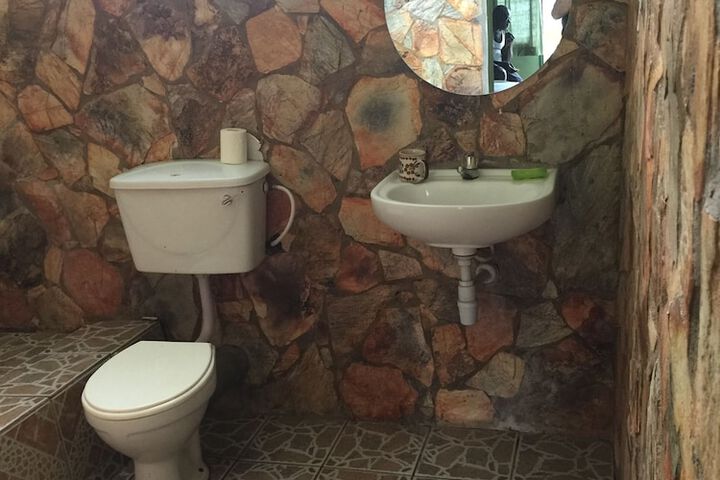 Room 6 of 26
