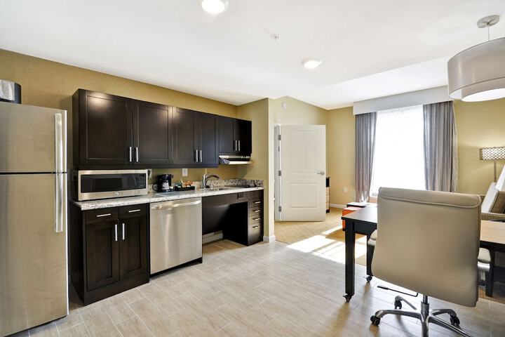 1 King Bed Studio Suite (2 of 19)