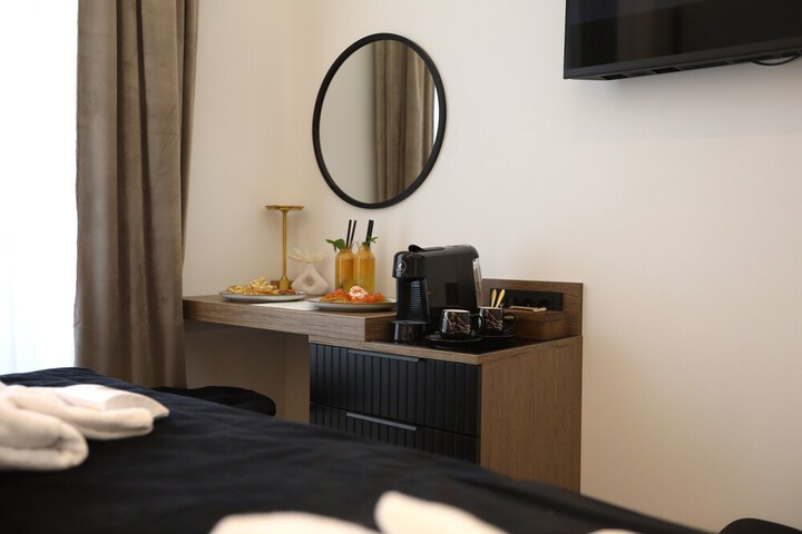 Room 4 of 49