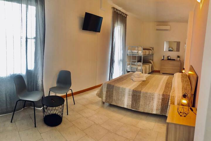 Room 10 of 85