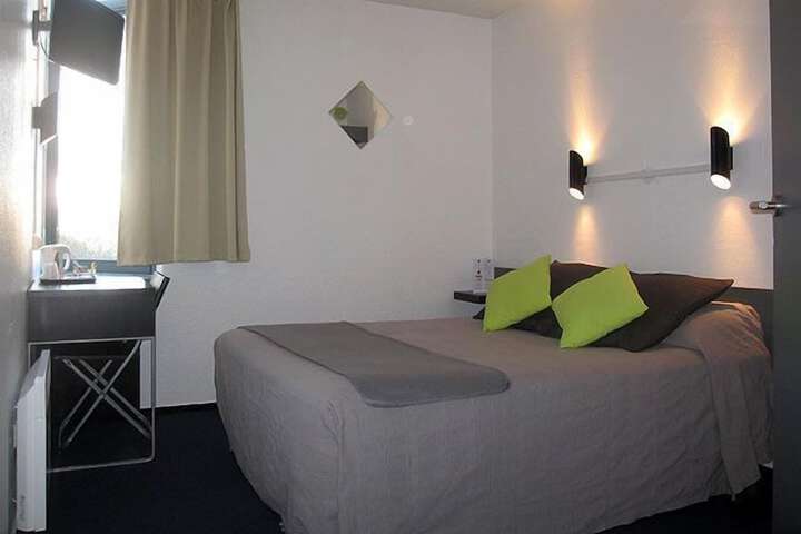 Room 12 of 22