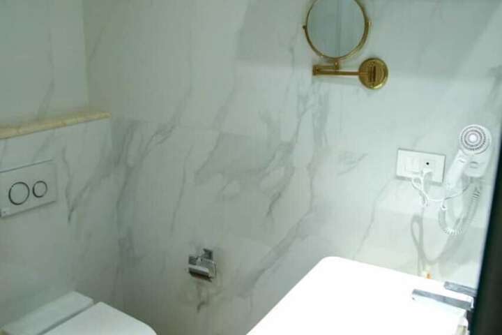 Room 10 of 15