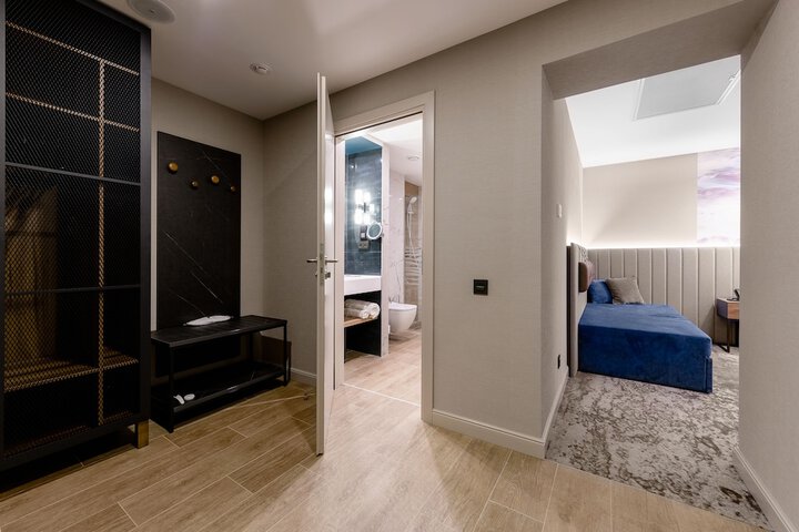 Room 74 of 87