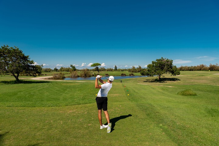 Golf 28 of 54
