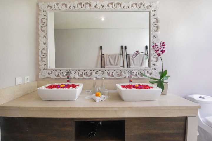 Bathroom Interior Photo