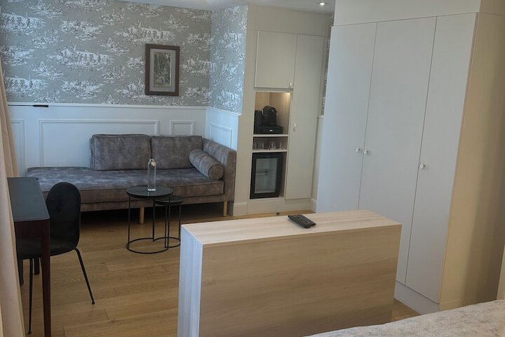 Room 22 of 59