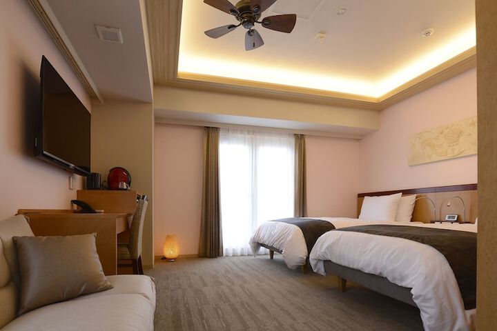 Room 8 of 154