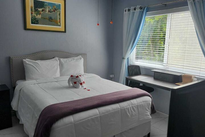 Room 17 of 28