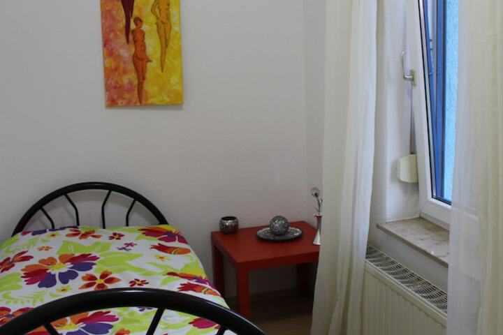 Room 10 of 26