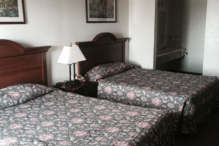 Room 3 of 8