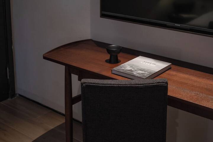 Room 48 of 100