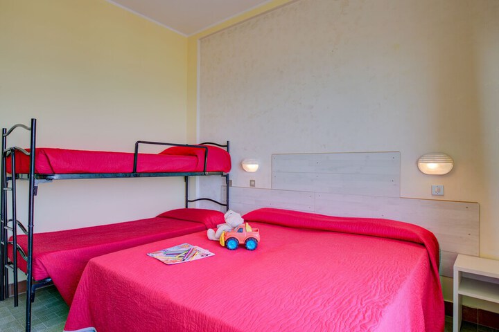 Room 5 of 31
