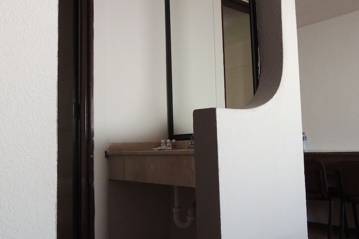 Room 9 of 49