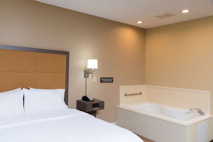 Room 7 of 27