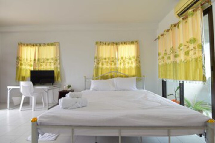 Room 8 of 23