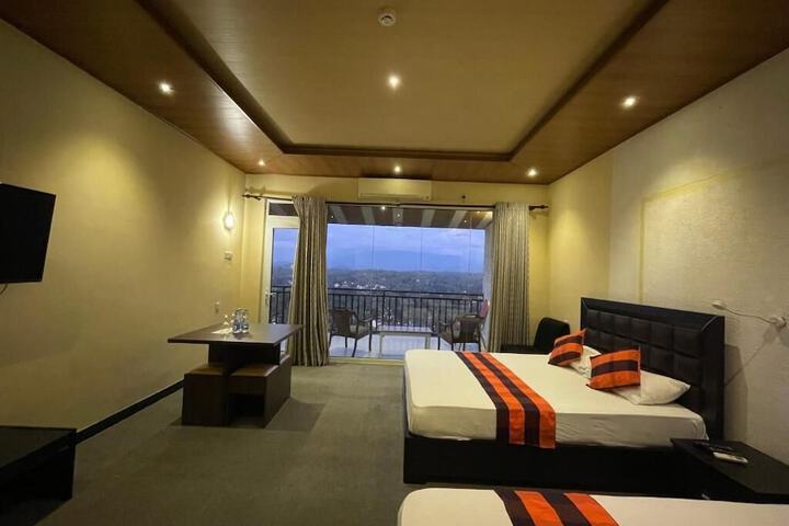 Room 9 of 15