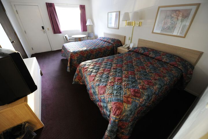 Room 7 of 35