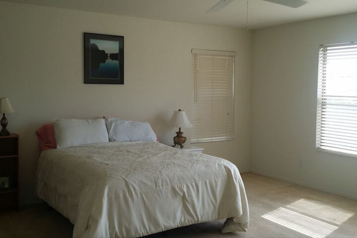 Room 6 of 34