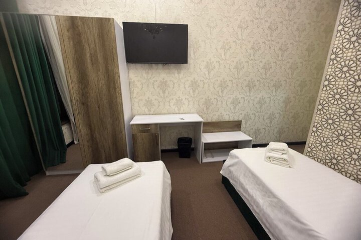 Room 32 of 107