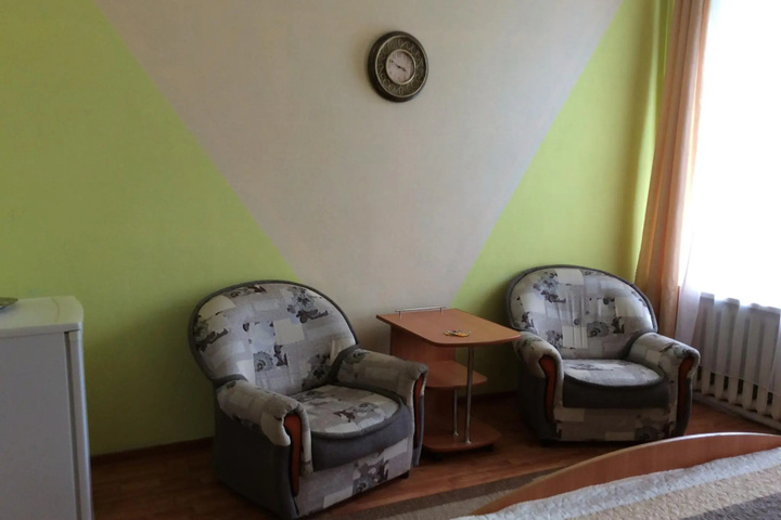 Room 6 of 11