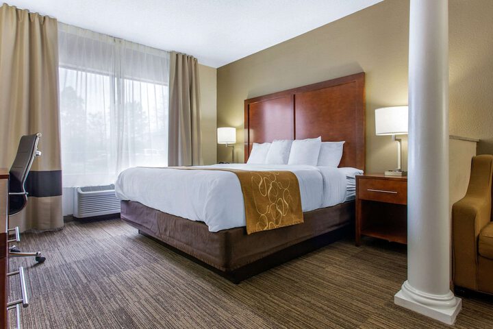1 King Bed Suite (26 of 29)