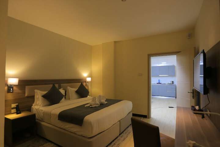 Room 14 of 39